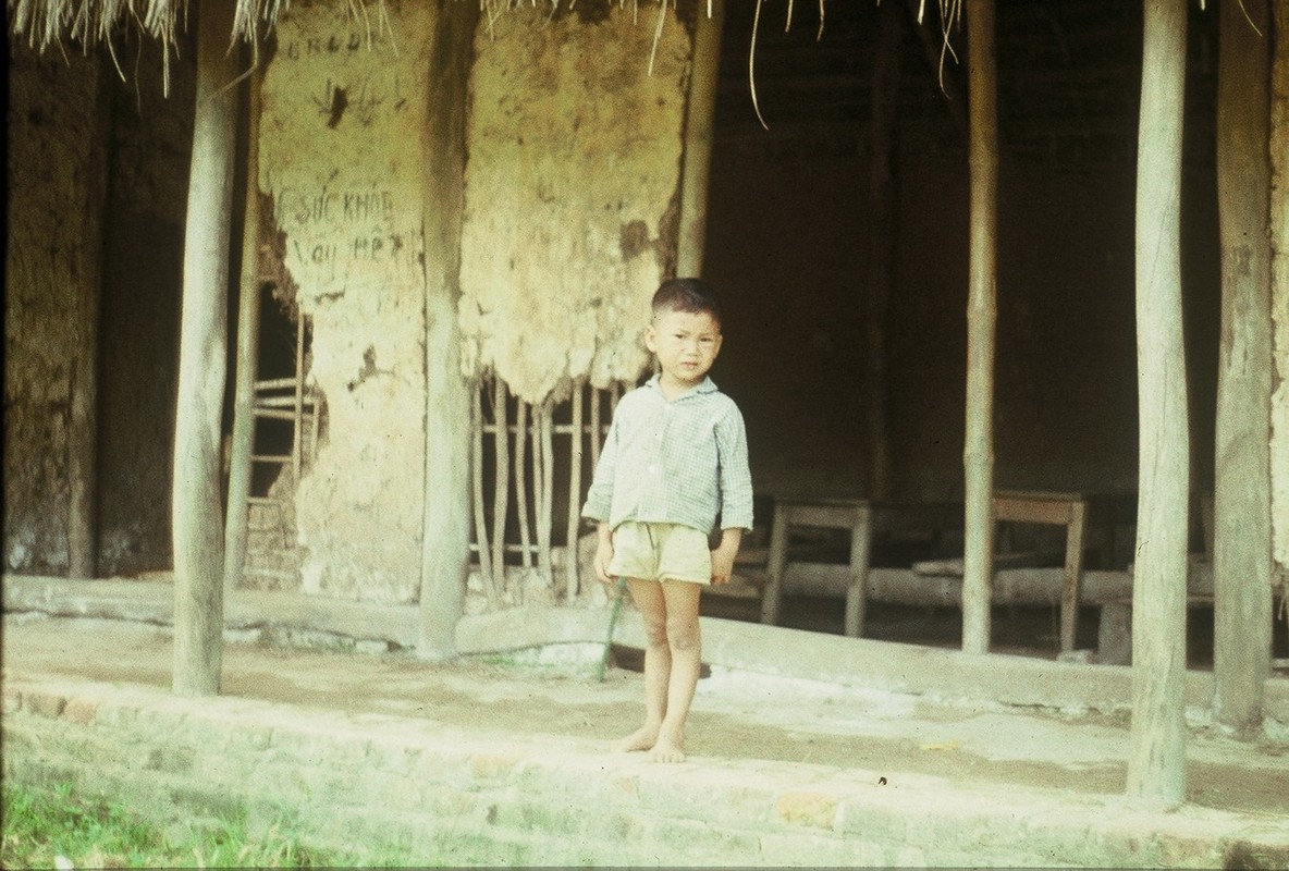 View -             Ảnh đầy hoài niệm về nông thôn miền Bắc năm 1973-1974    