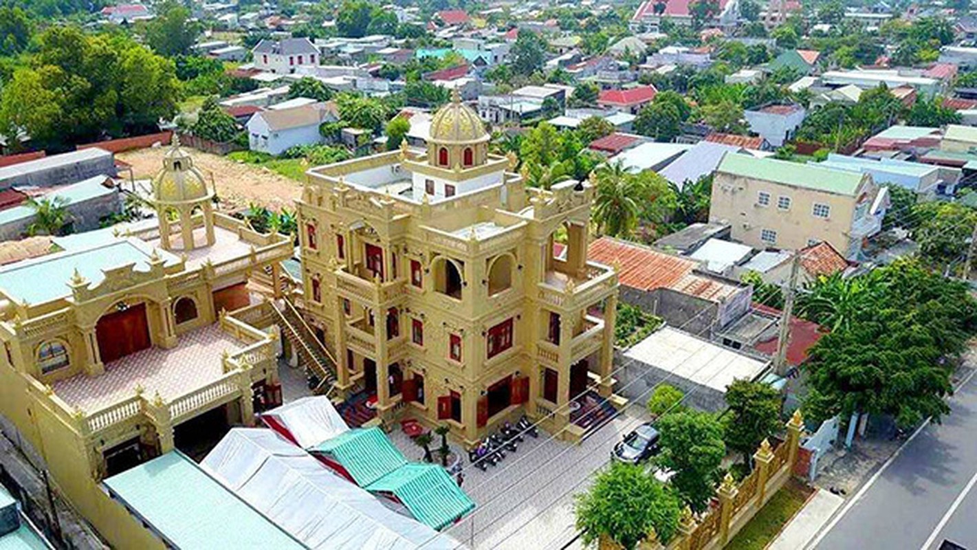 View -             Choáng ngợp lâu đài nguy nga của đại gia Việt trước khi 'ngã ngựa'    