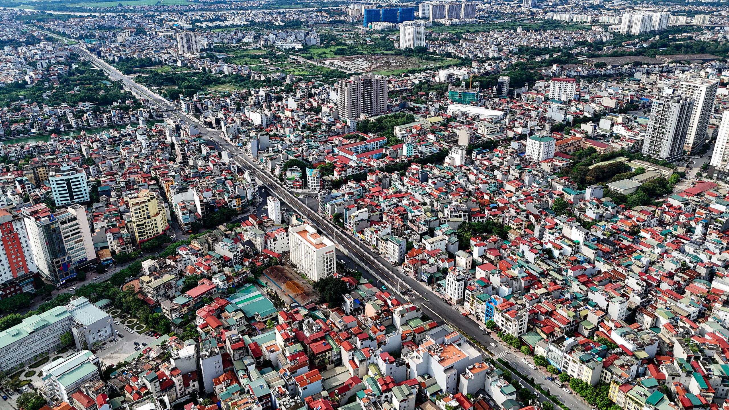             VIDEO: Cận cảnh đoạn đường 1,5 km đầu tư hơn 1.200 tỉ đồng làm mãi không xong    