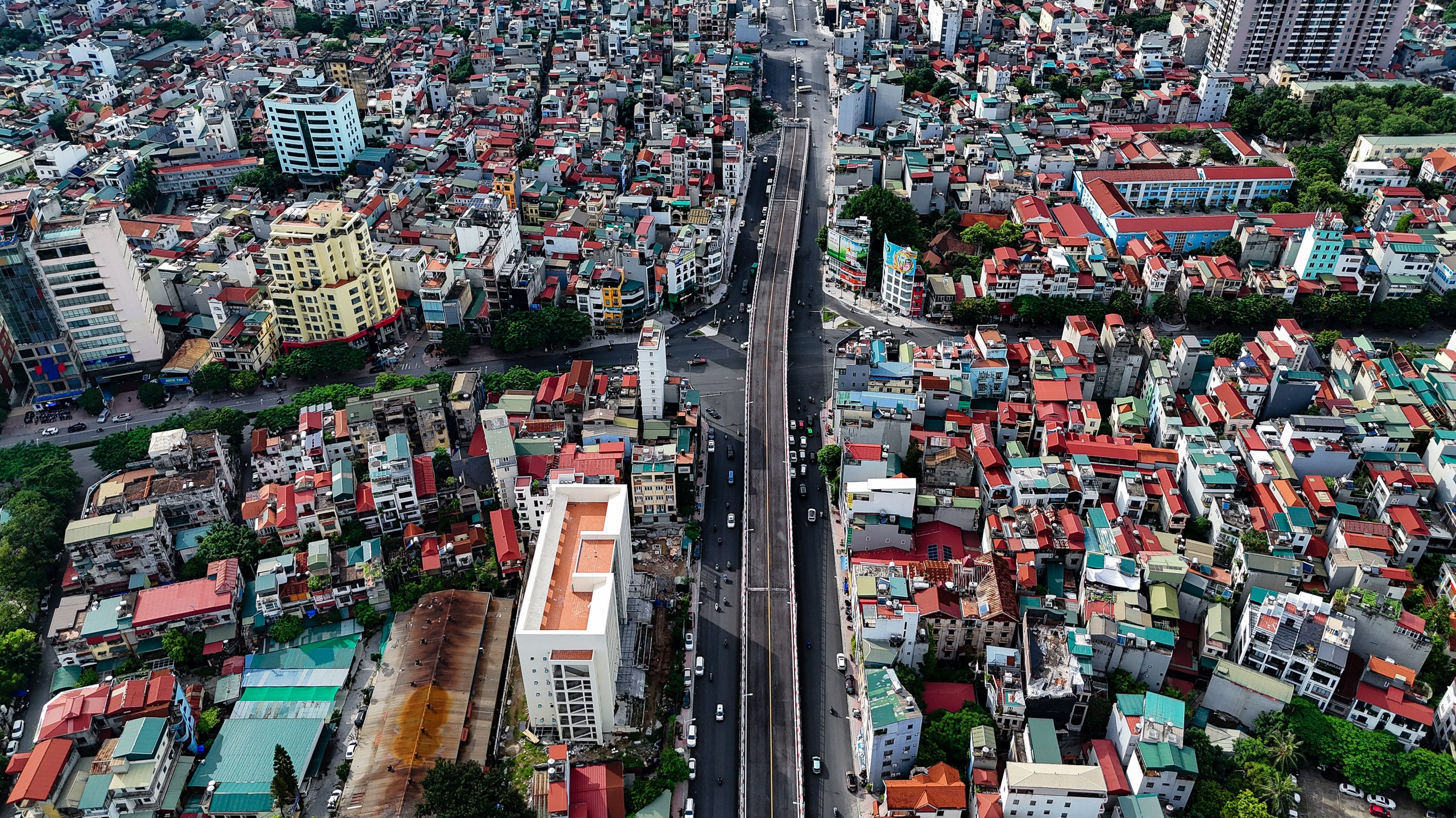 View -             VIDEO: Cận cảnh đoạn đường 1,5 km đầu tư hơn 1.200 tỉ đồng làm mãi không xong    