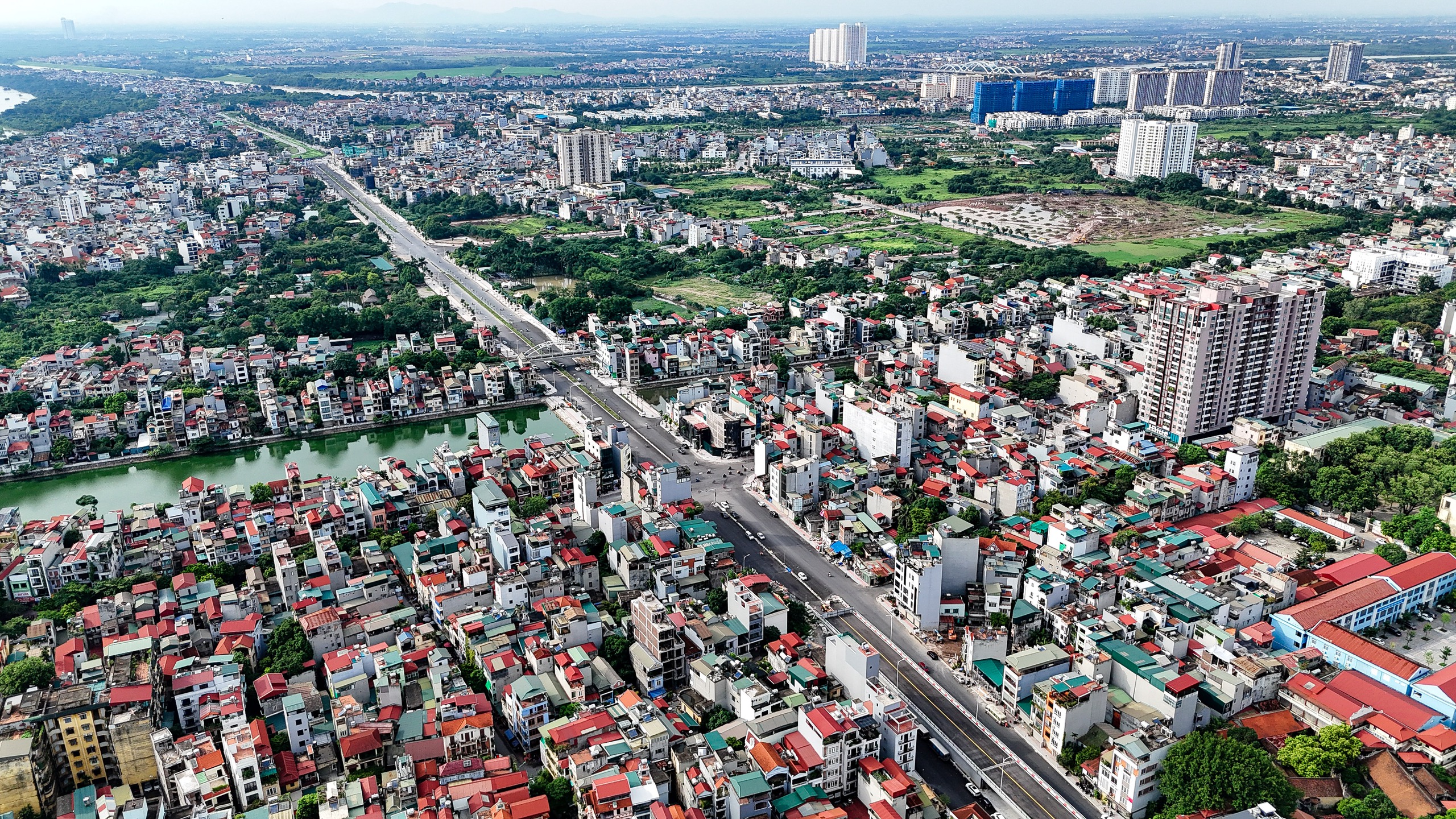             VIDEO: Cận cảnh đoạn đường 1,5 km đầu tư hơn 1.200 tỉ đồng làm mãi không xong    