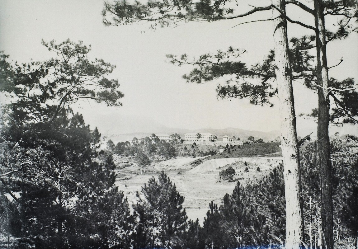 View -             Ảnh quý hơn vàng về kiến trúc Đà Lạt thập niên 1920    