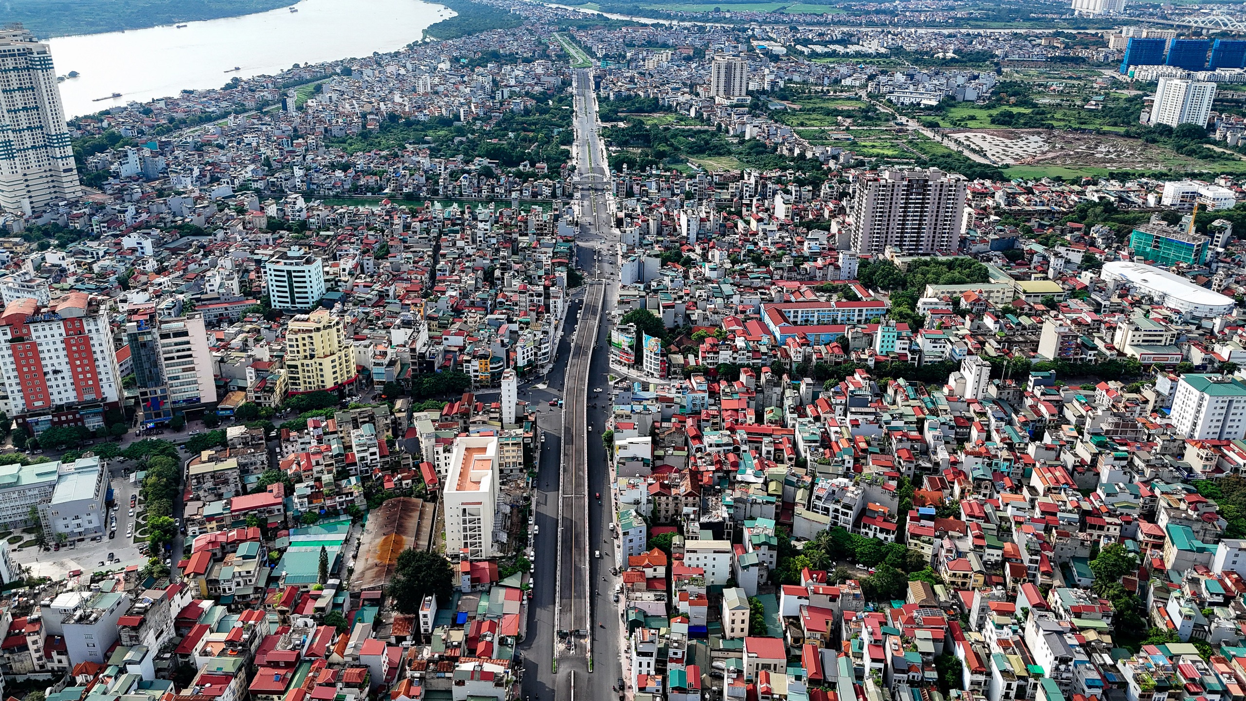             VIDEO: Cận cảnh đoạn đường 1,5 km đầu tư hơn 1.200 tỉ đồng làm mãi không xong    