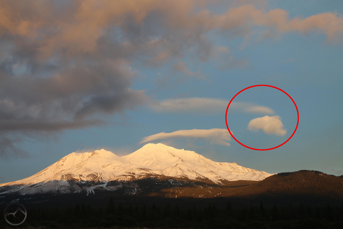 View -             Niềm tin siêu linh quanh ngọn núi thiêng Shasta    