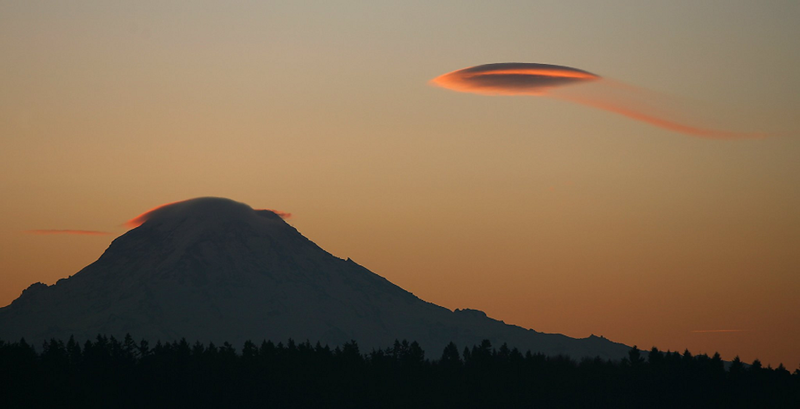 View -             Niềm tin siêu linh quanh ngọn núi thiêng Shasta    