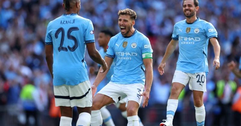             Lội ngược dòng thắng Man United, Man City giành Siêu Cúp Anh 2024    