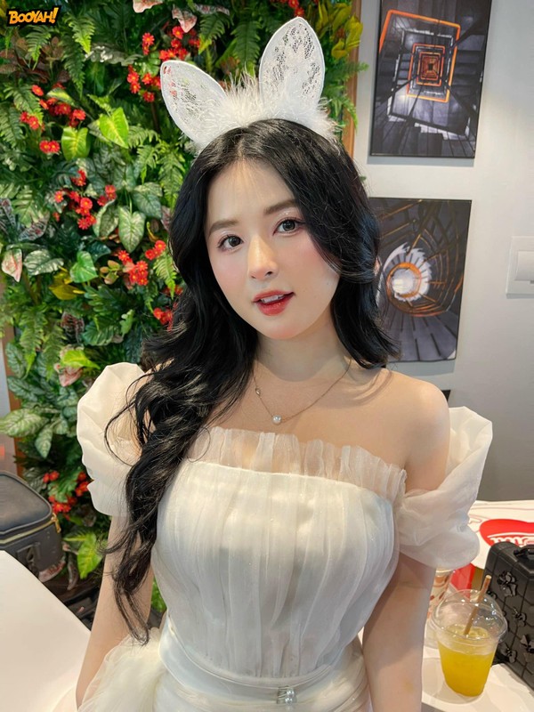 View -             Nữ streamer người Tày là mẹ 1 con nhan sắc vẫn cực bén    