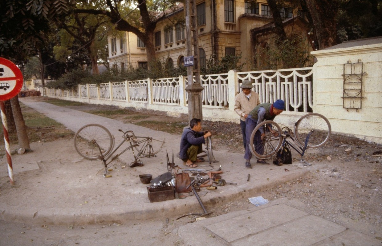 View -             Chùm ảnh vô giá ghi lại Hà Nội những năm 1980-1982    