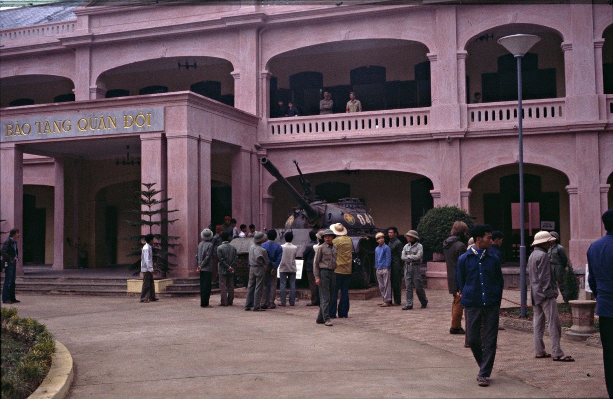 View -             Chùm ảnh vô giá ghi lại Hà Nội những năm 1980-1982    