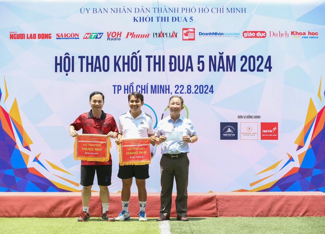             Hội thao Khối thi đua 5 năm 2024: VOH vô địch bóng đá, HTV vô địch quần vợt    