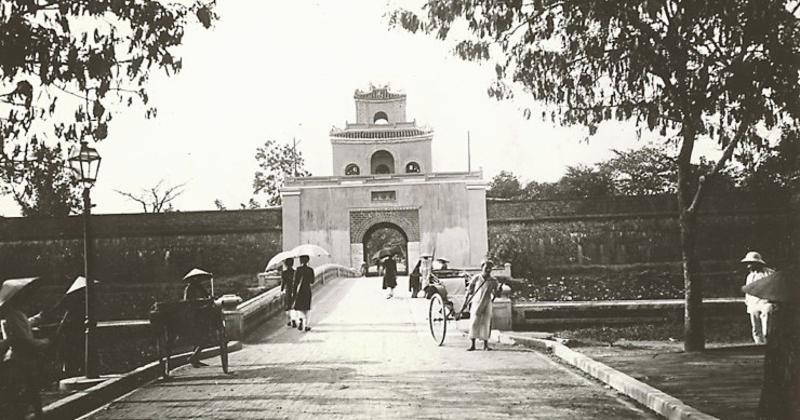 View -             Loạt ảnh quý giá về Cố đô Huế những năm 1919-1926    