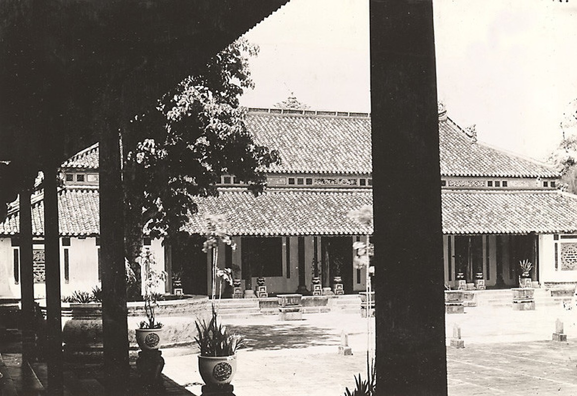 View -             Loạt ảnh quý giá về Cố đô Huế những năm 1919-1926    