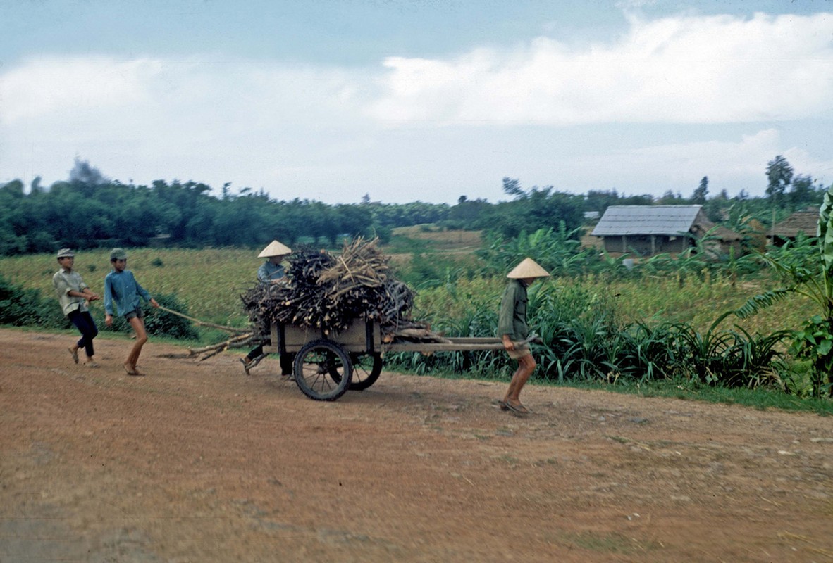 View -             Loạt ảnh hiếm về cuộc sống ở Quảng Trị năm 1967-1968    