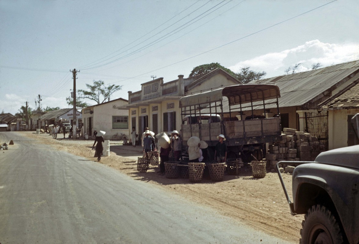 View -             Loạt ảnh hiếm về cuộc sống ở Quảng Trị năm 1967-1968    