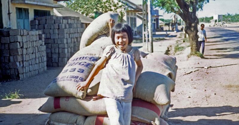 View -             Loạt ảnh hiếm về cuộc sống ở Quảng Trị năm 1967-1968    