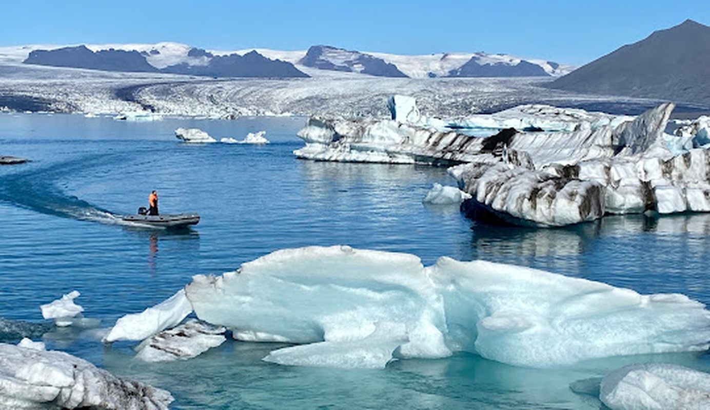 View -             Cá mập thối Hákarl - món ăn 'bốc mùi' người Iceland say mê    