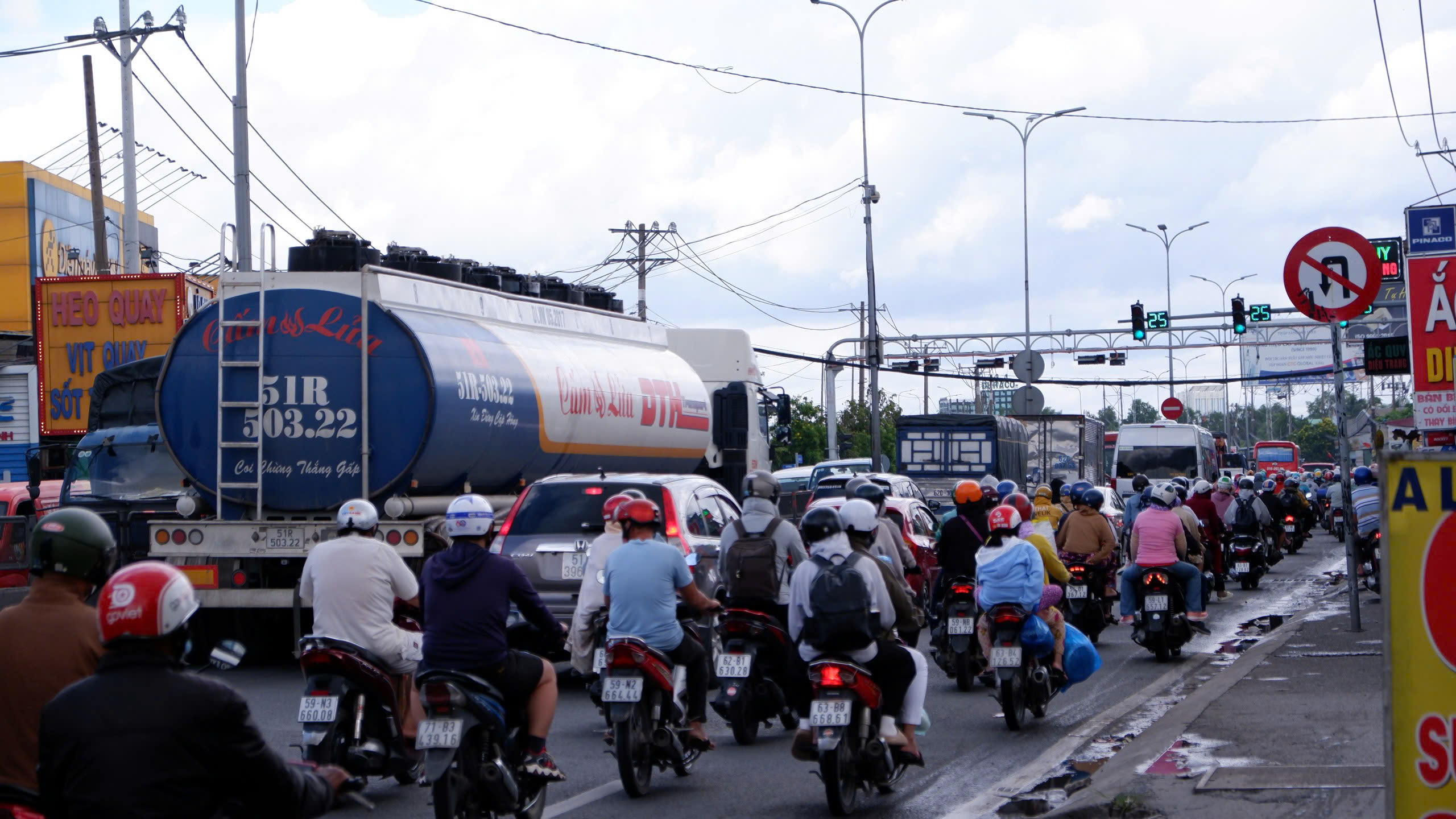 View -             Người dân miền Tây quay trở lại TPHCM sớm sau kỳ nghỉ lễ 2/9    