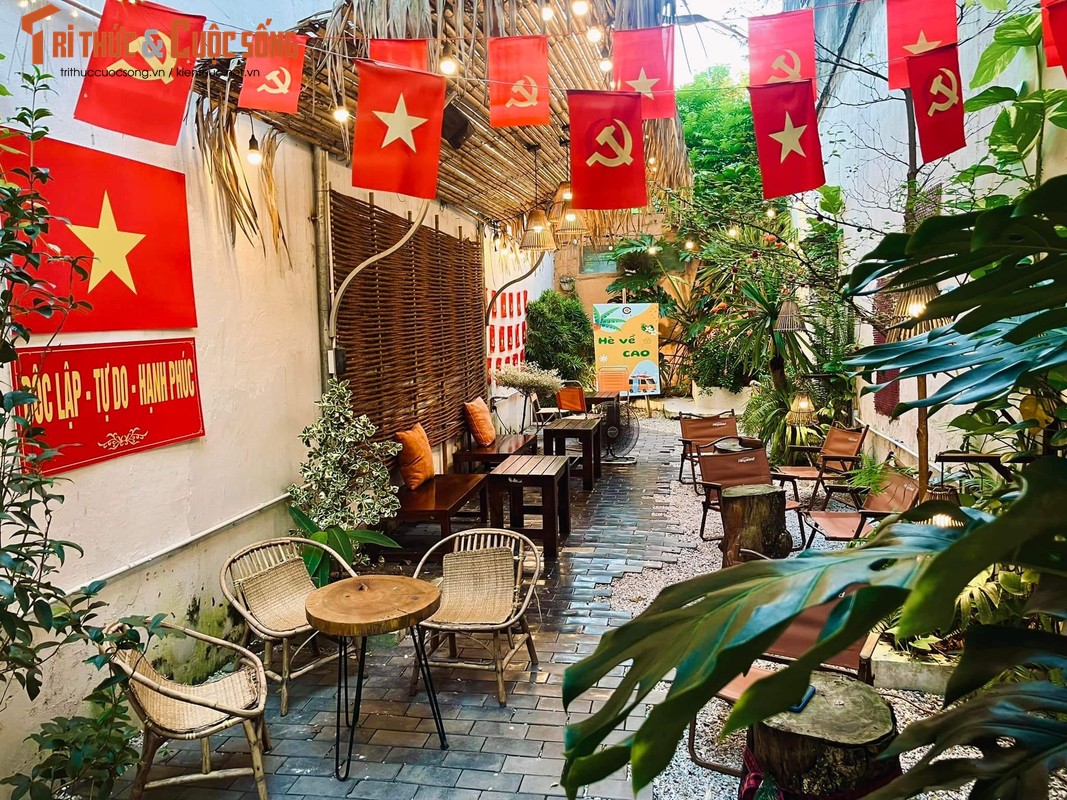 View -             Quán cafe Hải Dương 'cứ đứng vào có ảnh đẹp' dịp Quốc khánh    