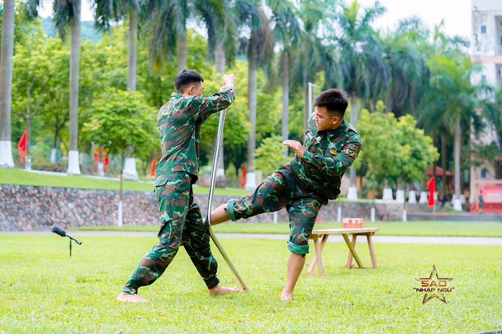 View -             Tập 5 Sao nhập ngũ 2024: Jun Vũ chấn thương, Thùy Tiên không dám liều    