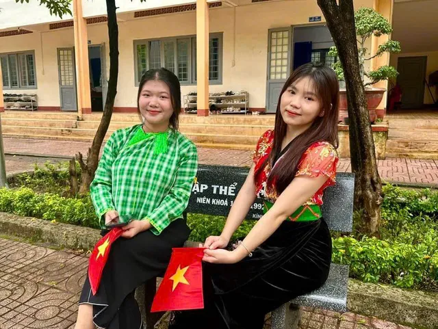 View -             Học sinh Tây Nguyên đón năm học mới xảy ra động đất lớn    