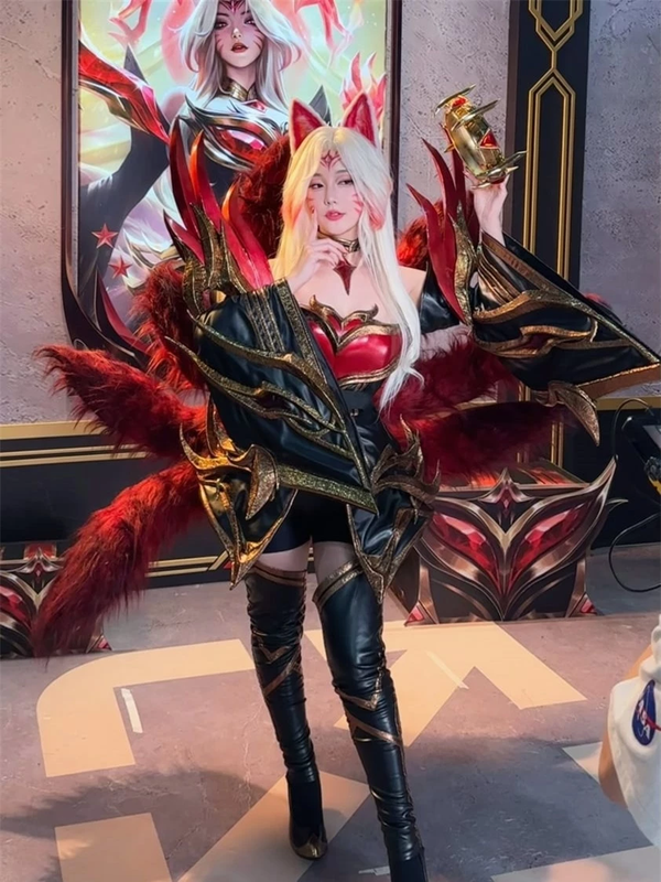 View -             Nữ streamer cosplay Ahri Huyền Thoại Bất Tử của Faker cực gợi cảm    