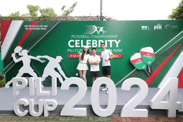 View -             Sao làng giải trí hào hứng tham dự Giải Pickleball Celebrity Championship 2024    