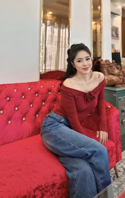 View -             Diva Hồng Nhung diện đồ sành điệu, Phương Trinh Jolie khoe bụng bầu    