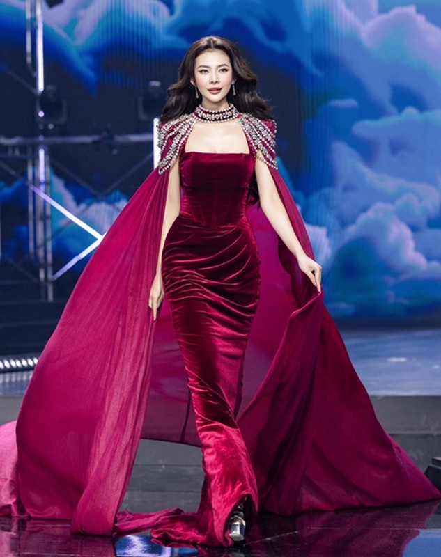 View -             Nhan sắc cô gái Phú Yên thi Miss Universe Vietnam 2024    