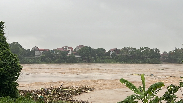 View -             Vụ sập cầu Phong Châu: Sáng 10-9 vẫn chưa thể tiến hành cứu hộ, cứu nạn do nước lũ dâng cao, chảy xiết    