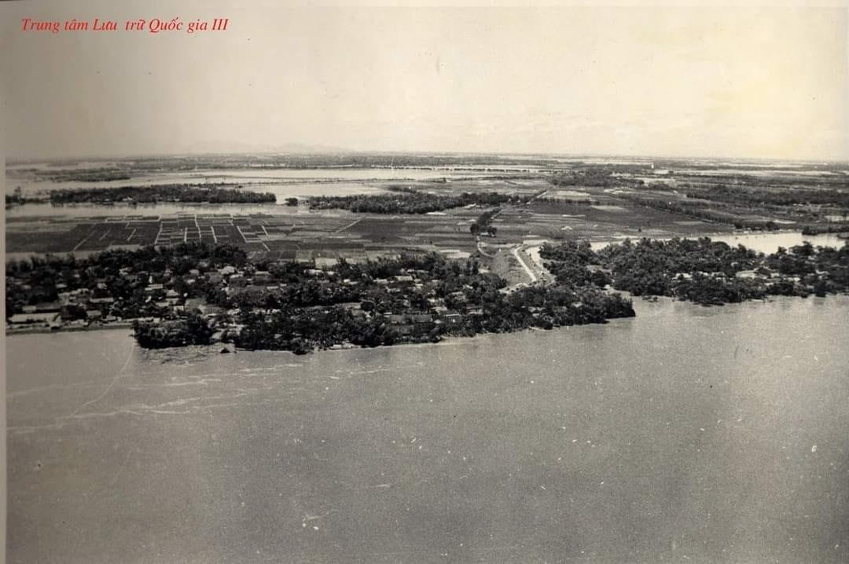 View -             Loạt ảnh về trận đại hồng thủy ở miền Bắc 1971    