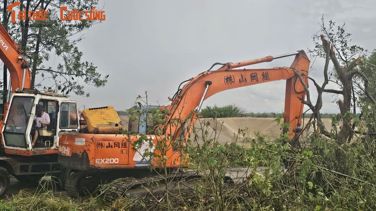             Hải Dương: Báo động 2 sông Thái Bình, bến bãi chất tải ngổn ngang    