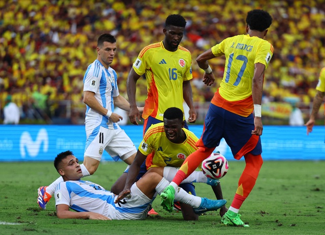 View -             Vắng Messi, Argentina gục ngã trước 'đòn thù' Colombia    