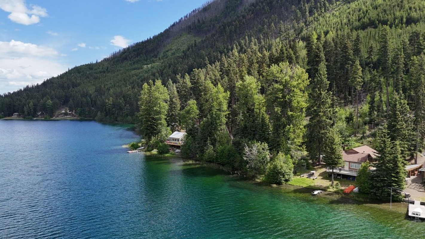 View -             Dùng Google Maps, phát hiện cấu trúc 'lạ' ở Canada    