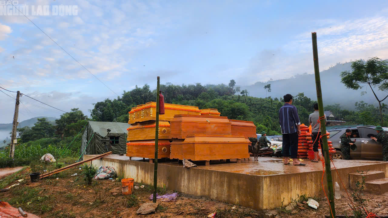             Tang thương Làng Nủ: Nỗi đau xé lòng người ở lại    