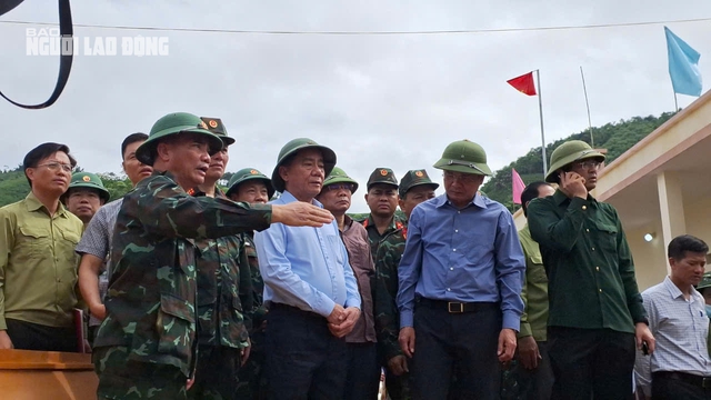 View -             Nỗi đau xé lòng ở Làng Nủ: Tìm thấy thêm 7 thi thể, còn 53 người mất tích    