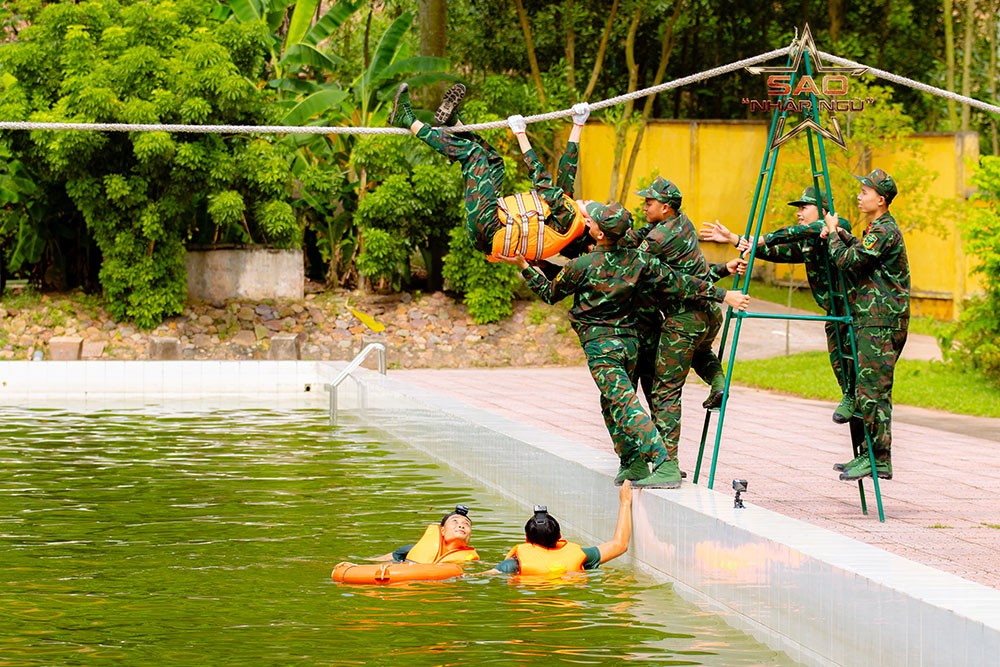 View -             Tập 6 Sao nhập ngũ 2024: Uyển Ân tiến bộ vượt bậc; Phương Anh Đào, MisThy òa khóc    