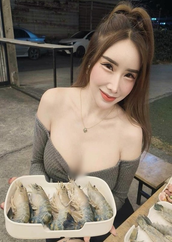 View -             Hot girl xinh đẹp gây chú ý khi tung ảnh tắm suối    