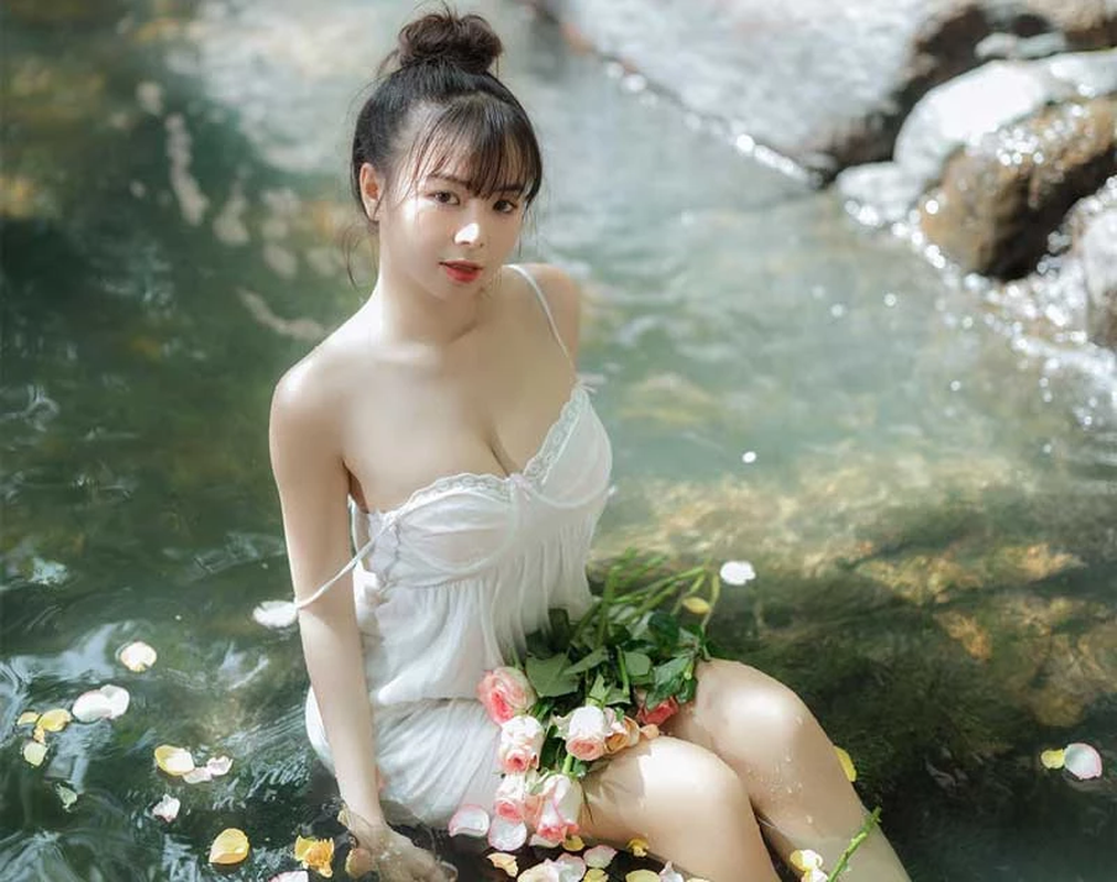 View -             Hot girl Đồng Tháp được cánh mày râu thi nhau nhận là vợ    