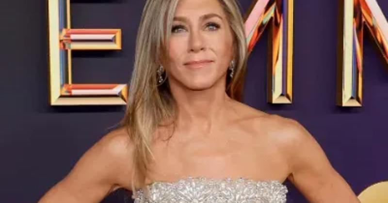             Lễ trao giải Primetime Emmy 2024: Jennifer Aniston dẫn đầu những ngôi sao ăn mặc đẹp nhất    