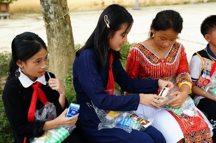 View -             Mang Trung thu ấm áp đến trè em mọi miền    