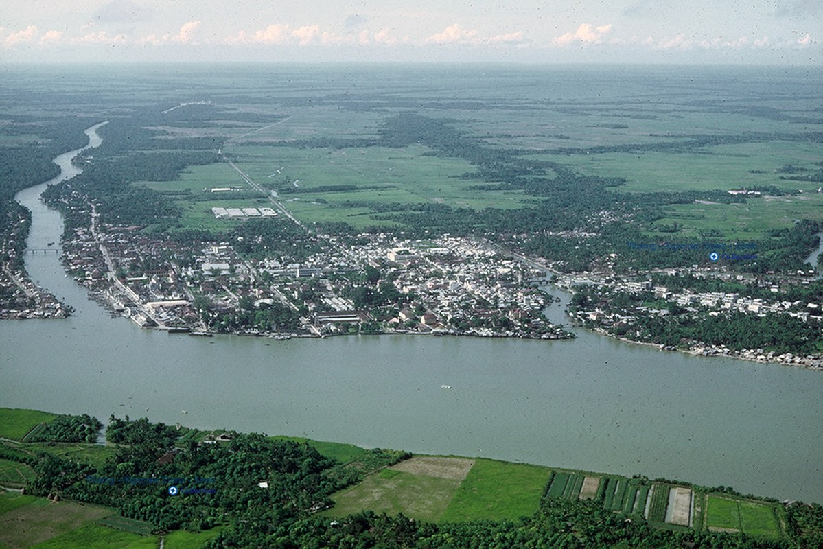 View -             Loạt ảnh hiếm có về Vĩnh Long thập niên 1960 nhìn từ máy bay    