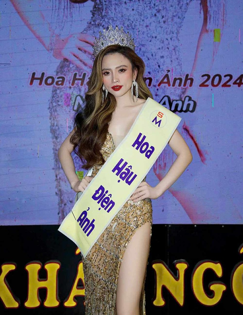 View -             Ngô Lan Anh đăng quang Hoa hậu Điện ảnh 2024    