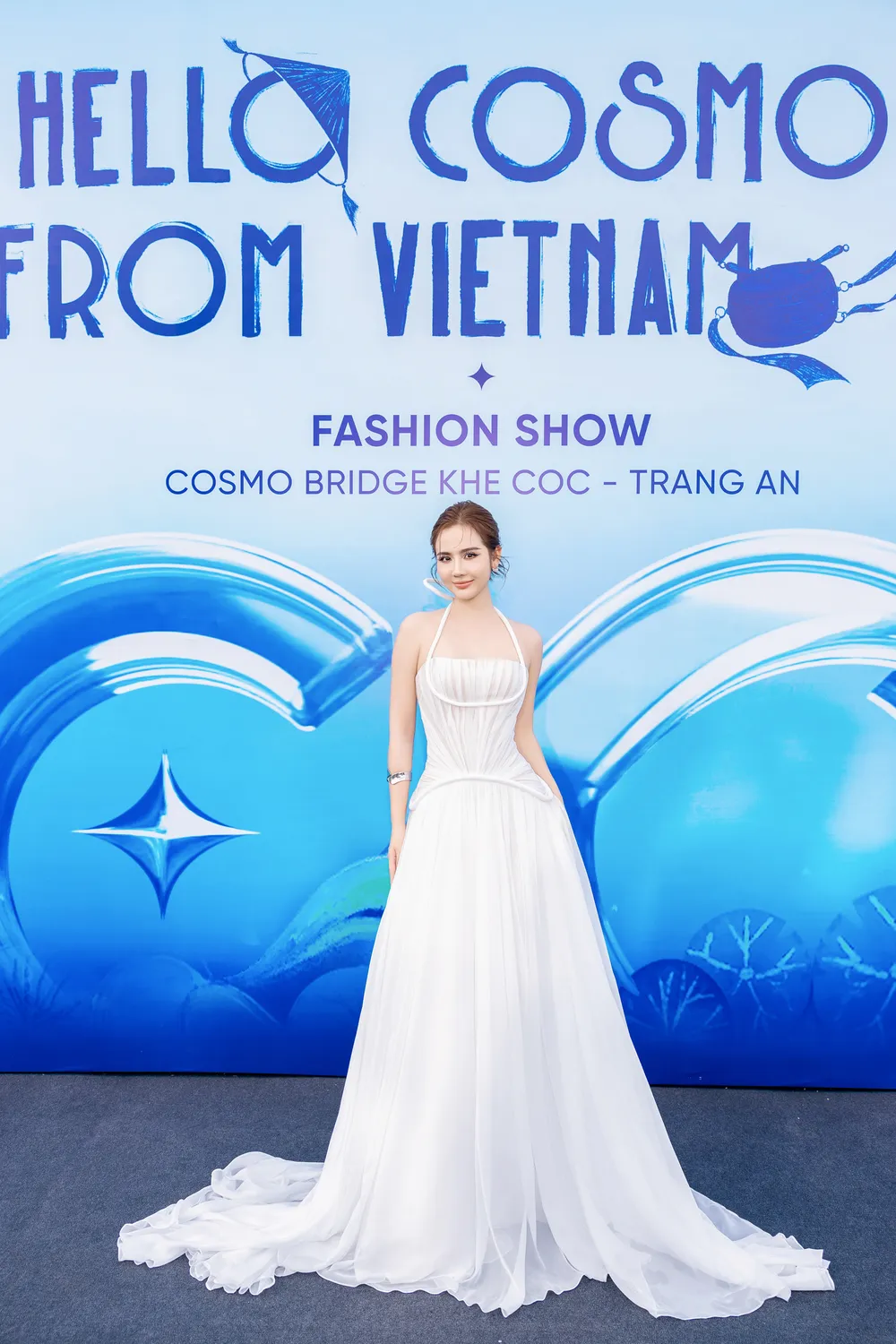 View -             Hồng Diễm, Thu Quỳnh, Huyền Lizzie tái ngộ tại show Lê Thanh Hòa    