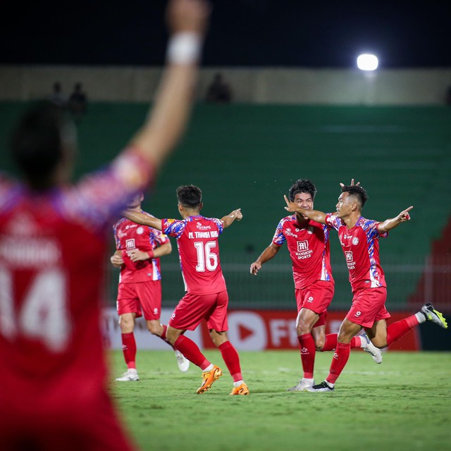 View -             CLB TP Hồ Chí Minh đánh bại á quân V-League    