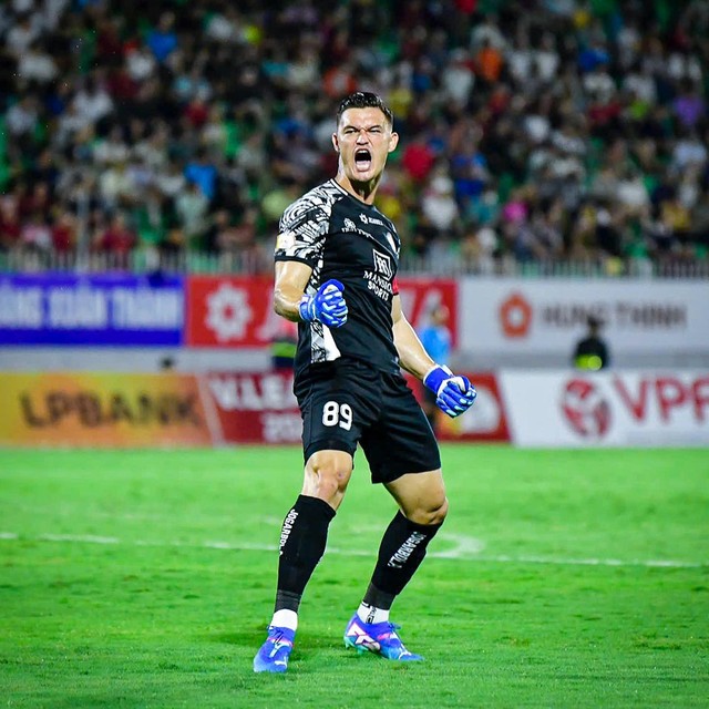 View -             CLB TP Hồ Chí Minh đánh bại á quân V-League    