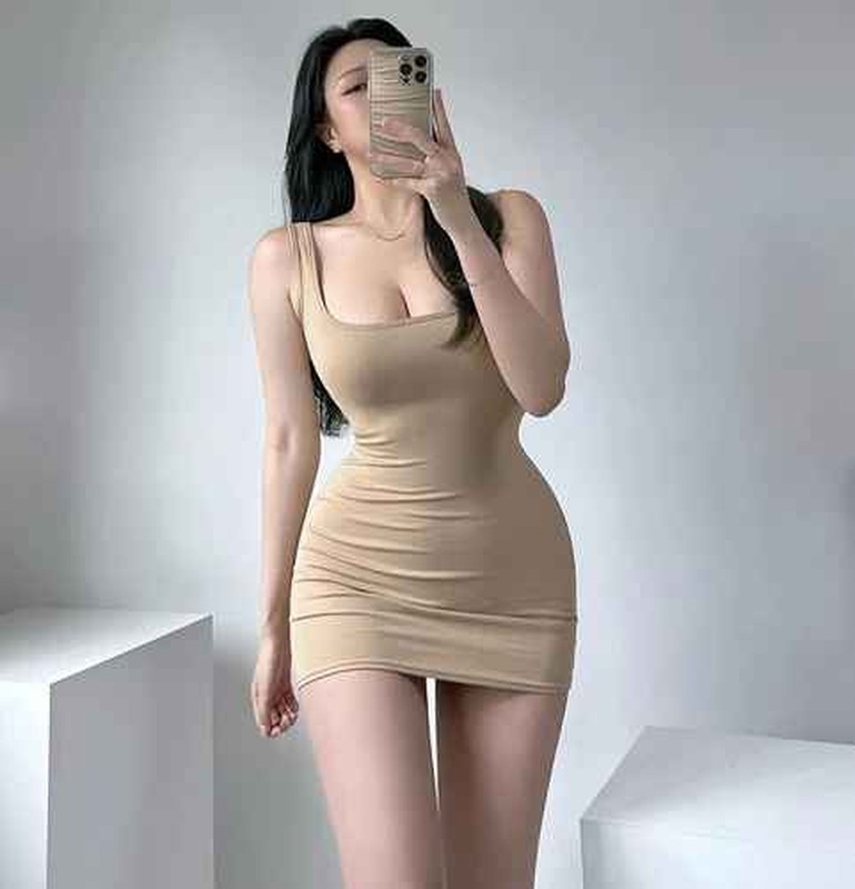             Sắc vóc U40 của hot girl thằng thừng từ chối lời mời 700 tỷ    