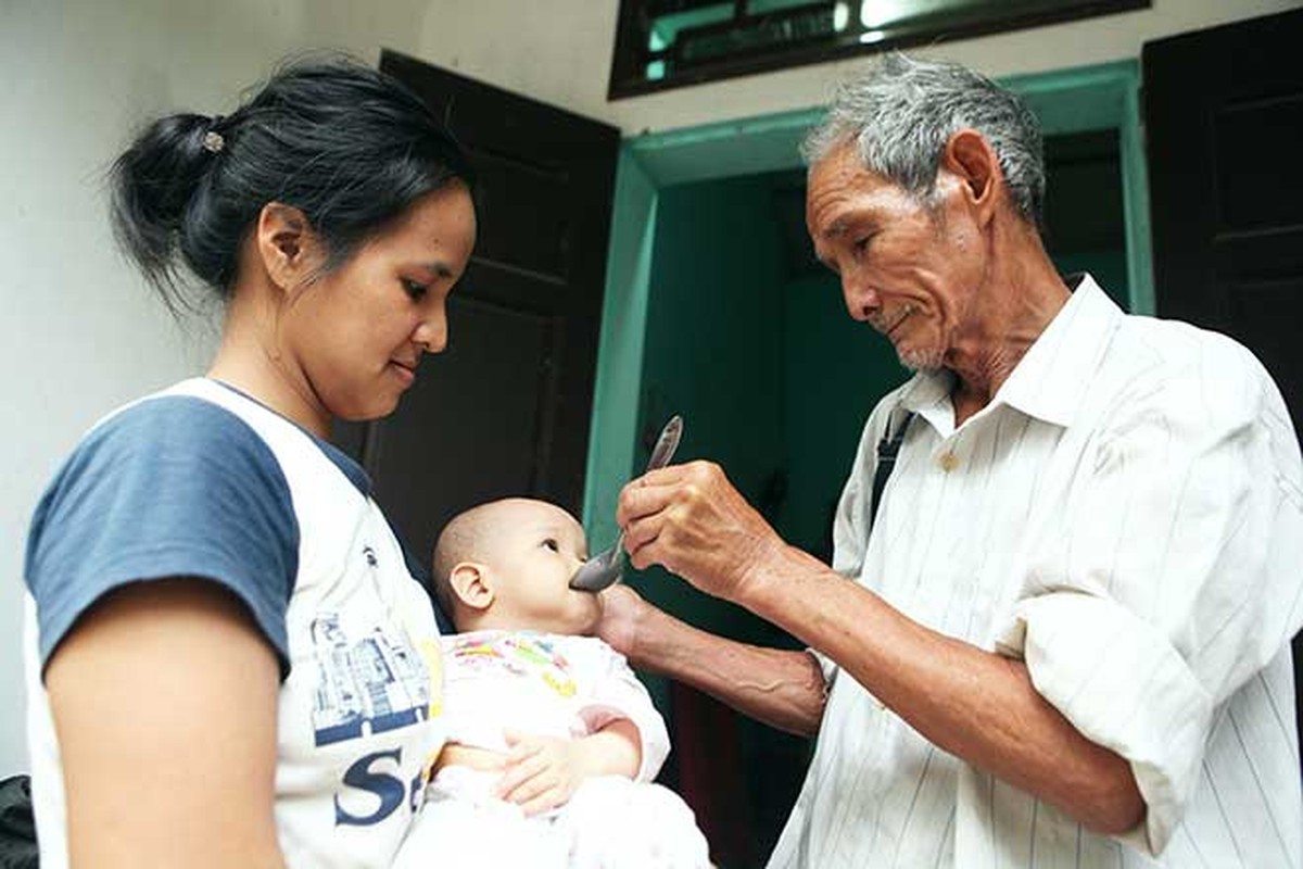 View -             Cuộc sống của cặp đôi đũa lệch 'bác - cháu' sau 14 năm hôn nhân    