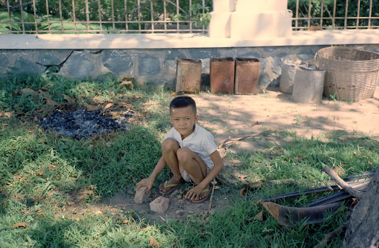 View -             Trẻ em Vũng Tàu năm 1967-1968 qua ống kính người Mỹ    