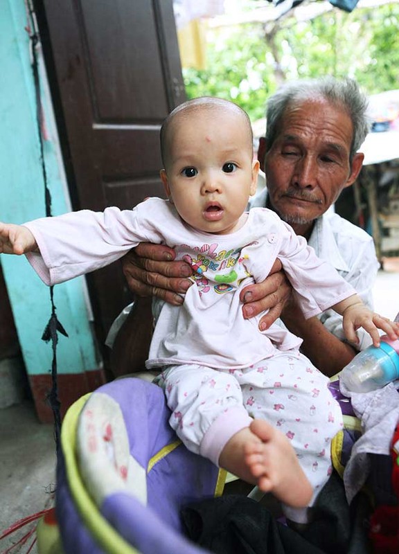 View -             Cuộc sống của cặp đôi đũa lệch 'bác - cháu' sau 14 năm hôn nhân    