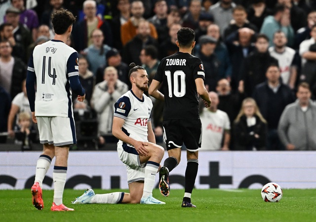 View -             Thắng giòn giã Qarabag, Tottenham khởi đầu ấn tượng Europa League    